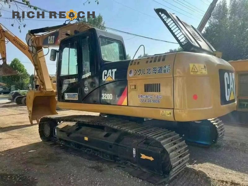 Bucket attachment of a 2010 Caterpillar 320D excavator, 2,300 hours, $18,056